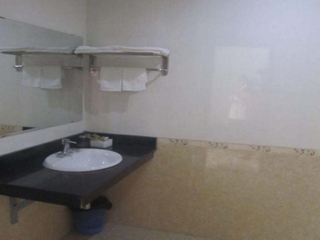 Avatar Hotel Vinh Bagian luar foto